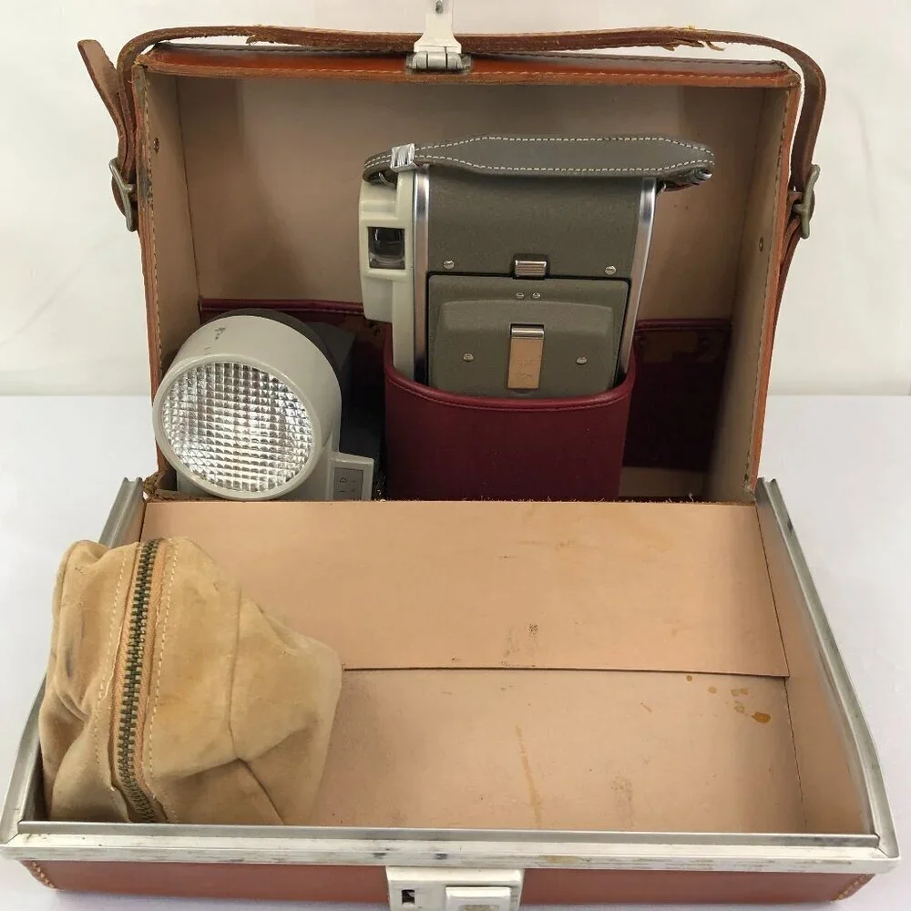 Vintage Polaroid Model 80 Land Camera With Wink Light And Flash In Case